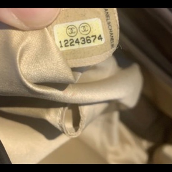 Auth Chanel Diamond Quilt Lambskin Leather Bag - Picture 9 of 9